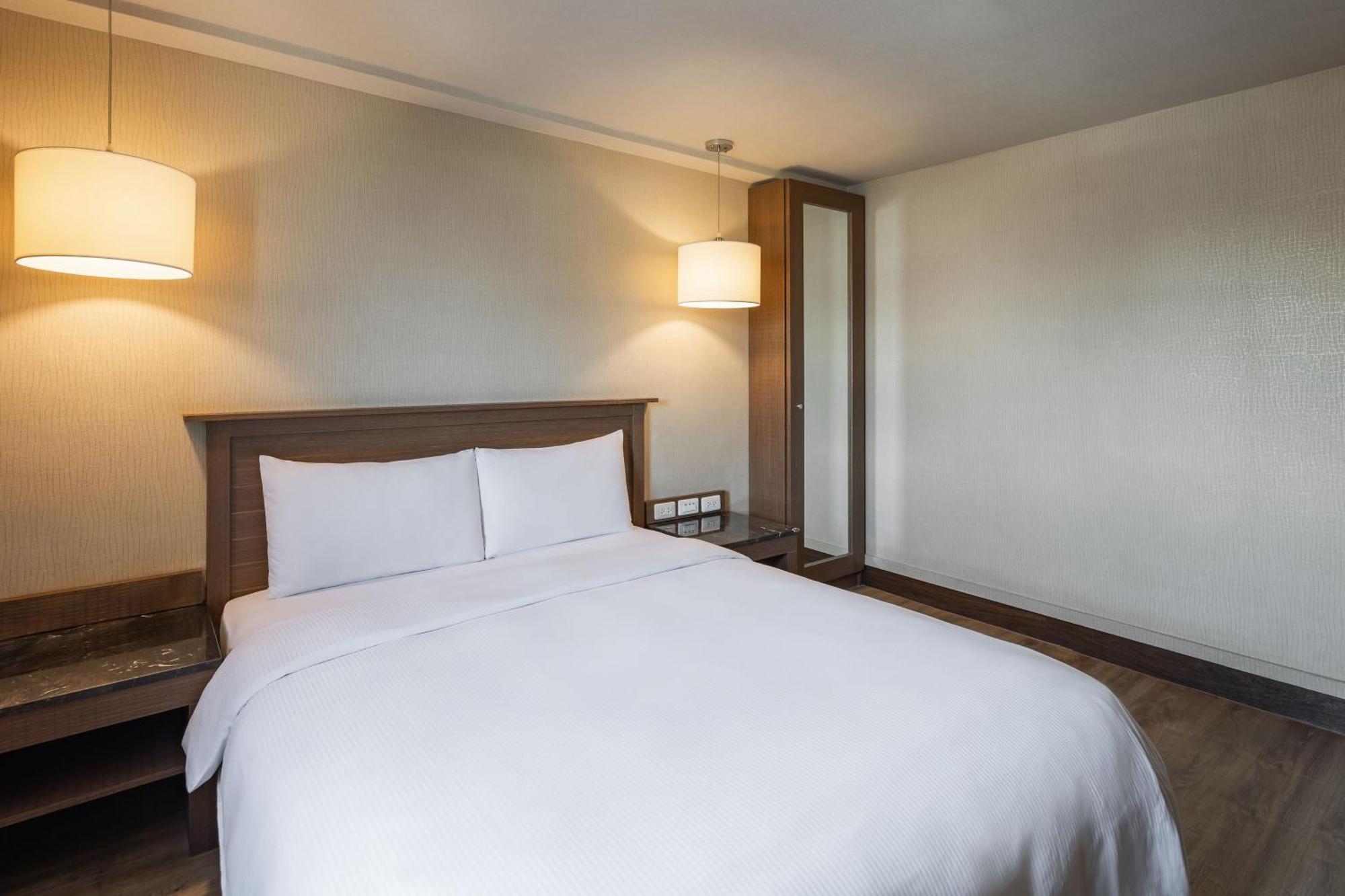 Kindness Hotel - Yuanlin Room photo