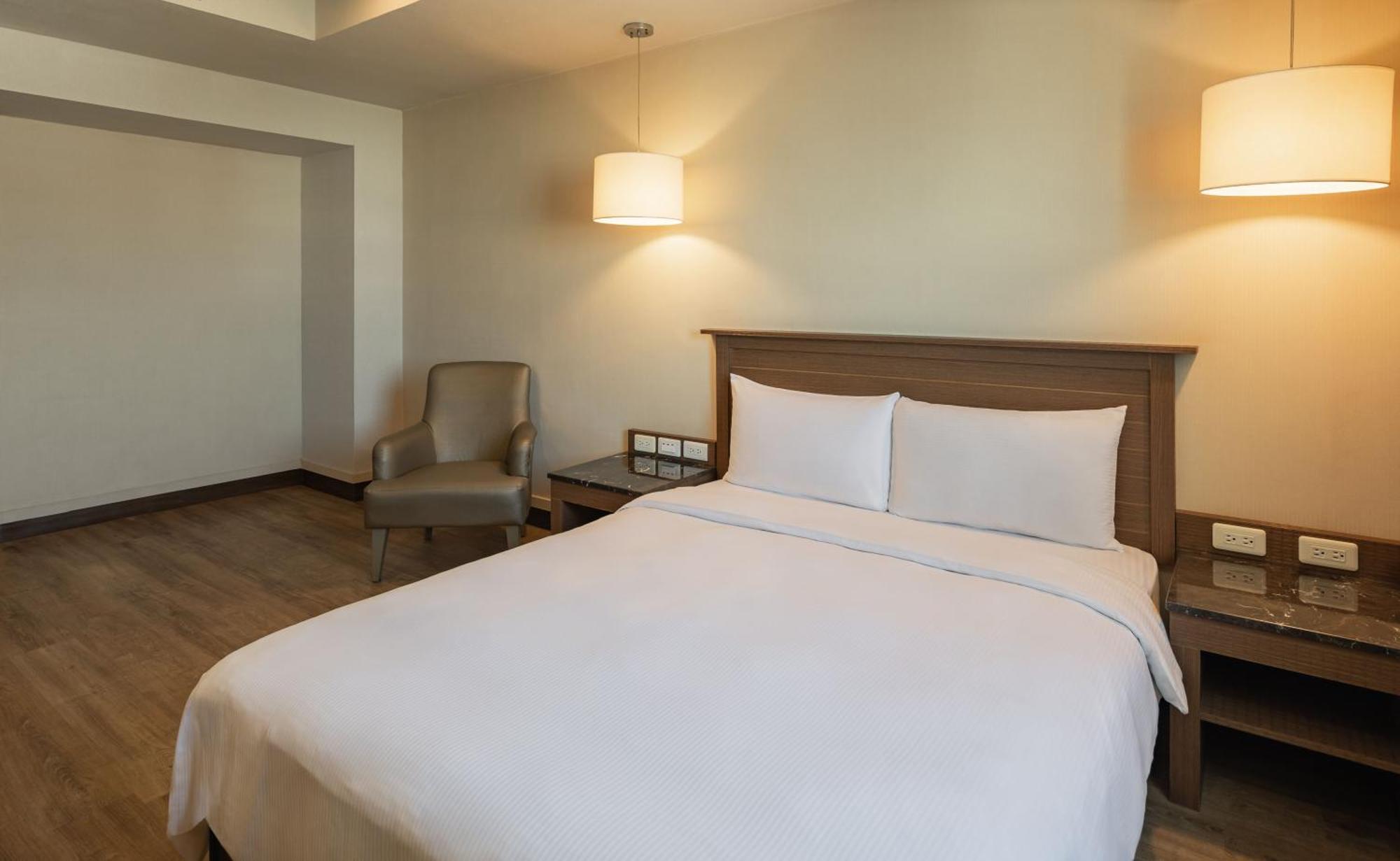 Kindness Hotel - Yuanlin Room photo