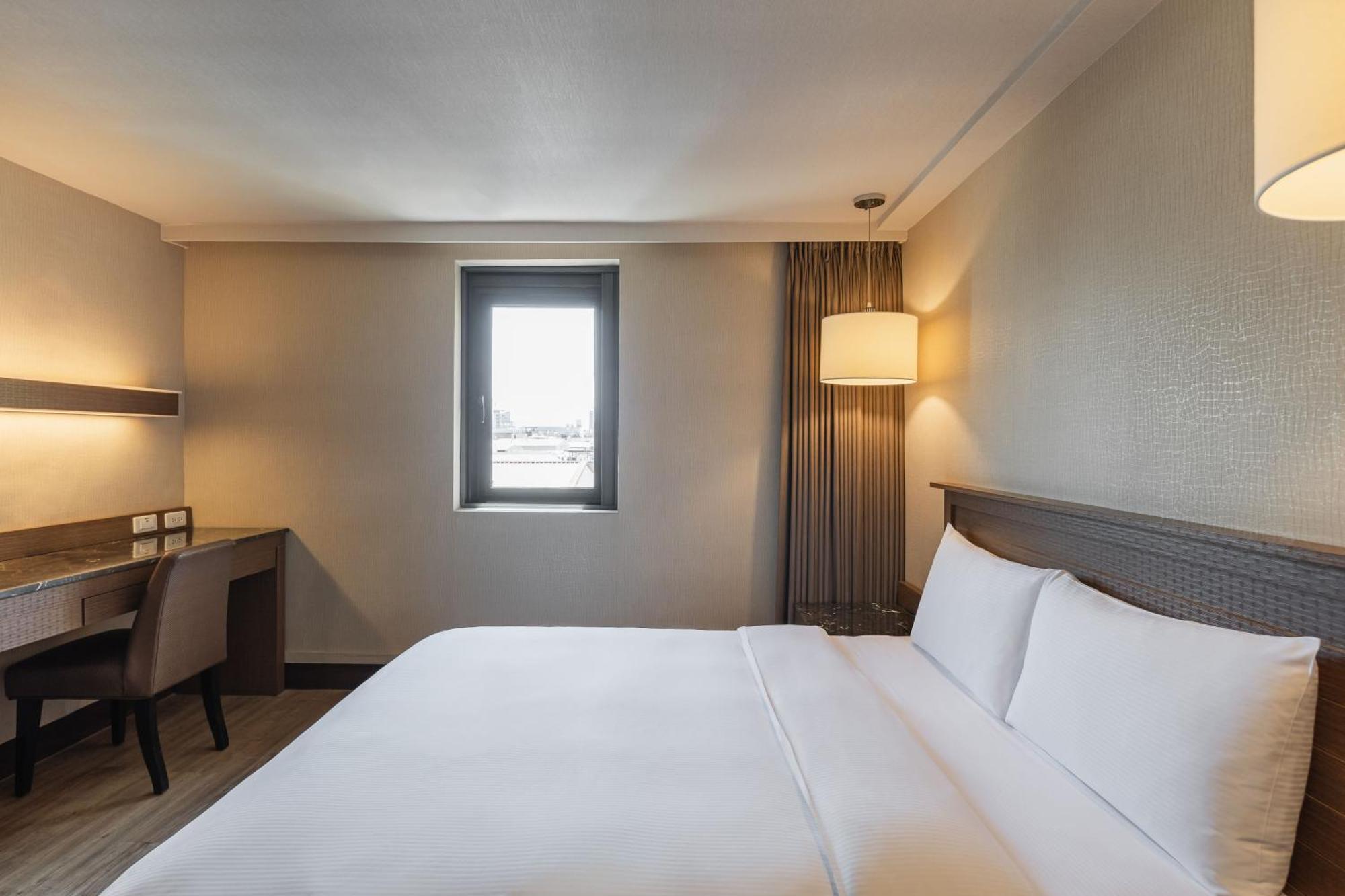 Kindness Hotel - Yuanlin Room photo