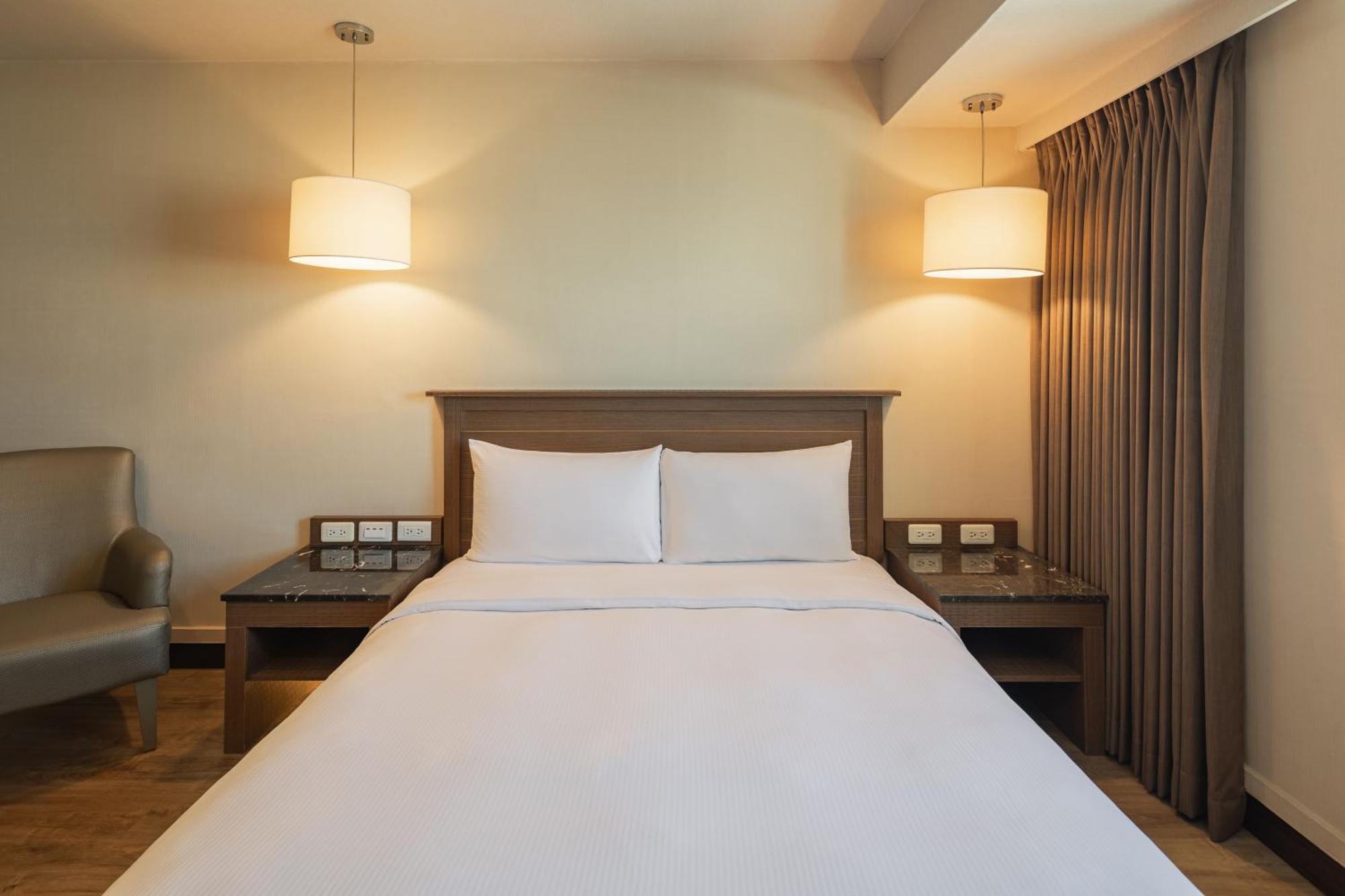 Kindness Hotel - Yuanlin Room photo