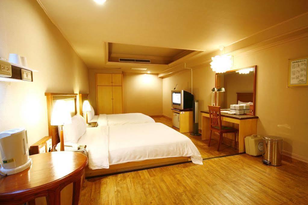 Kindness Hotel - Yuanlin Exterior photo