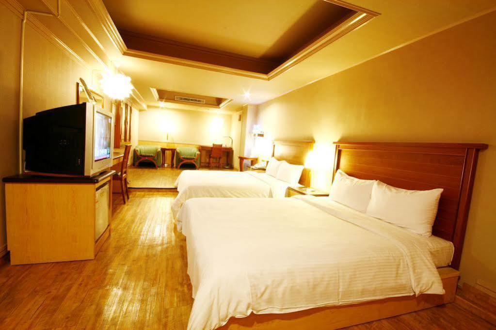 Kindness Hotel - Yuanlin Exterior photo
