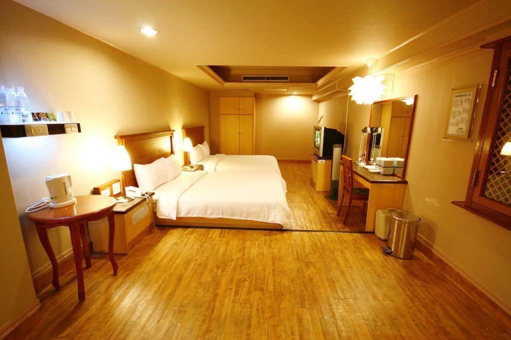 Kindness Hotel - Yuanlin Exterior photo